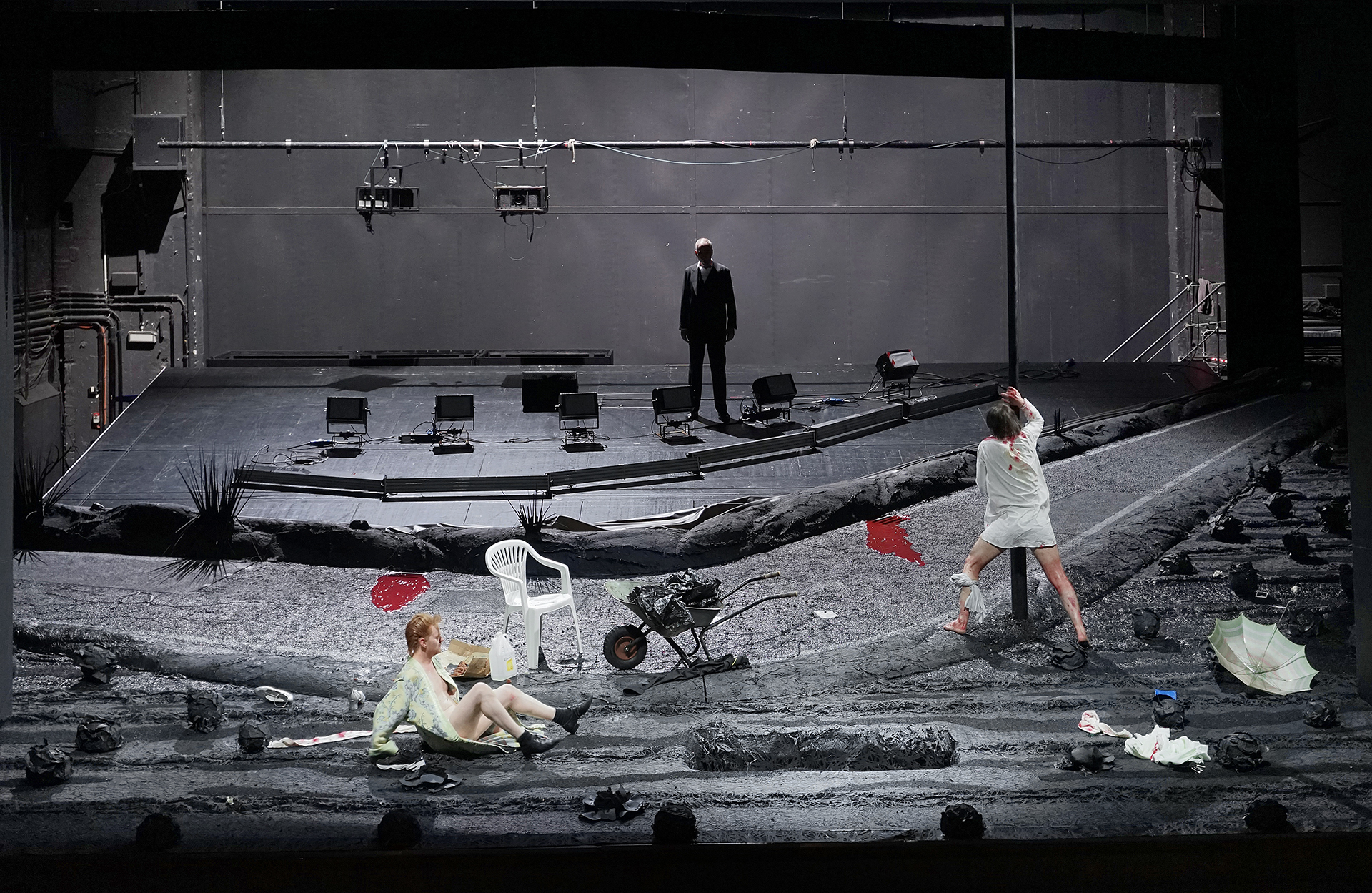Klaus Grünberg, set and light design for Don Giovanni (Mozart), Theater Bremen, 2019