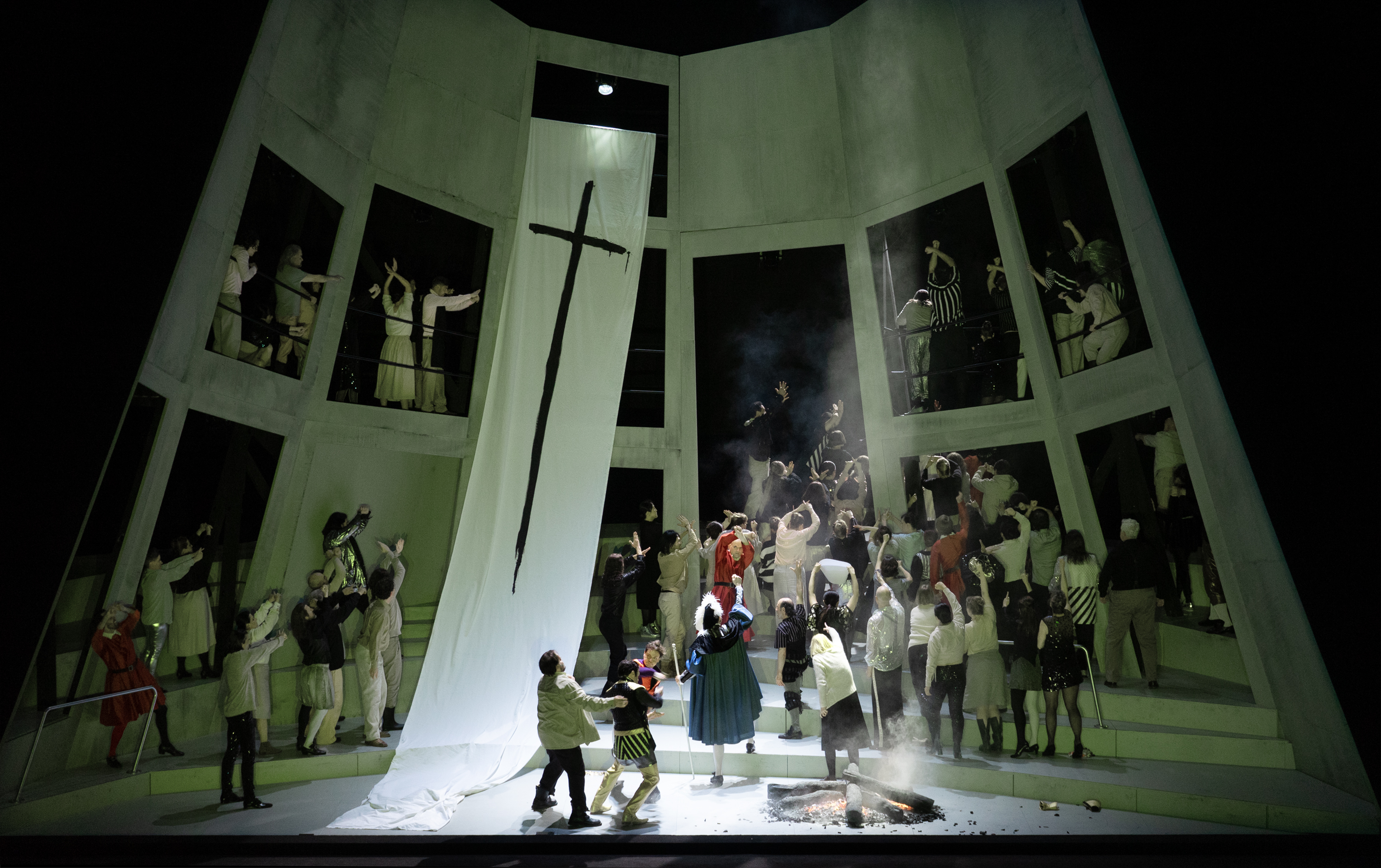 Klaus Grünberg, set and light design for La Juive (Halévy), Oper Frankfurt, 2024