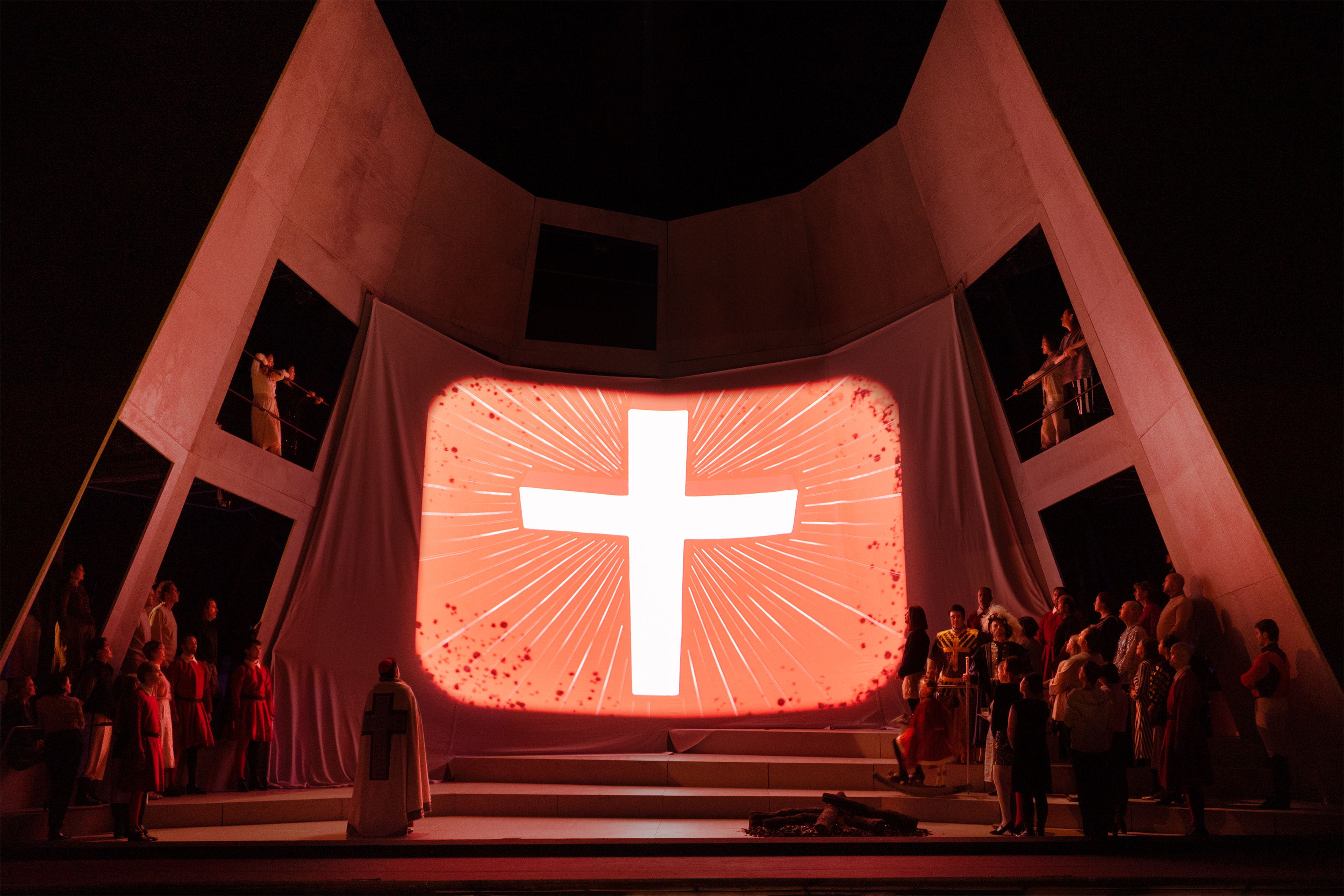 Klaus Grünberg, set and light design for La Juive (Halévy), Oper Frankfurt, 2024