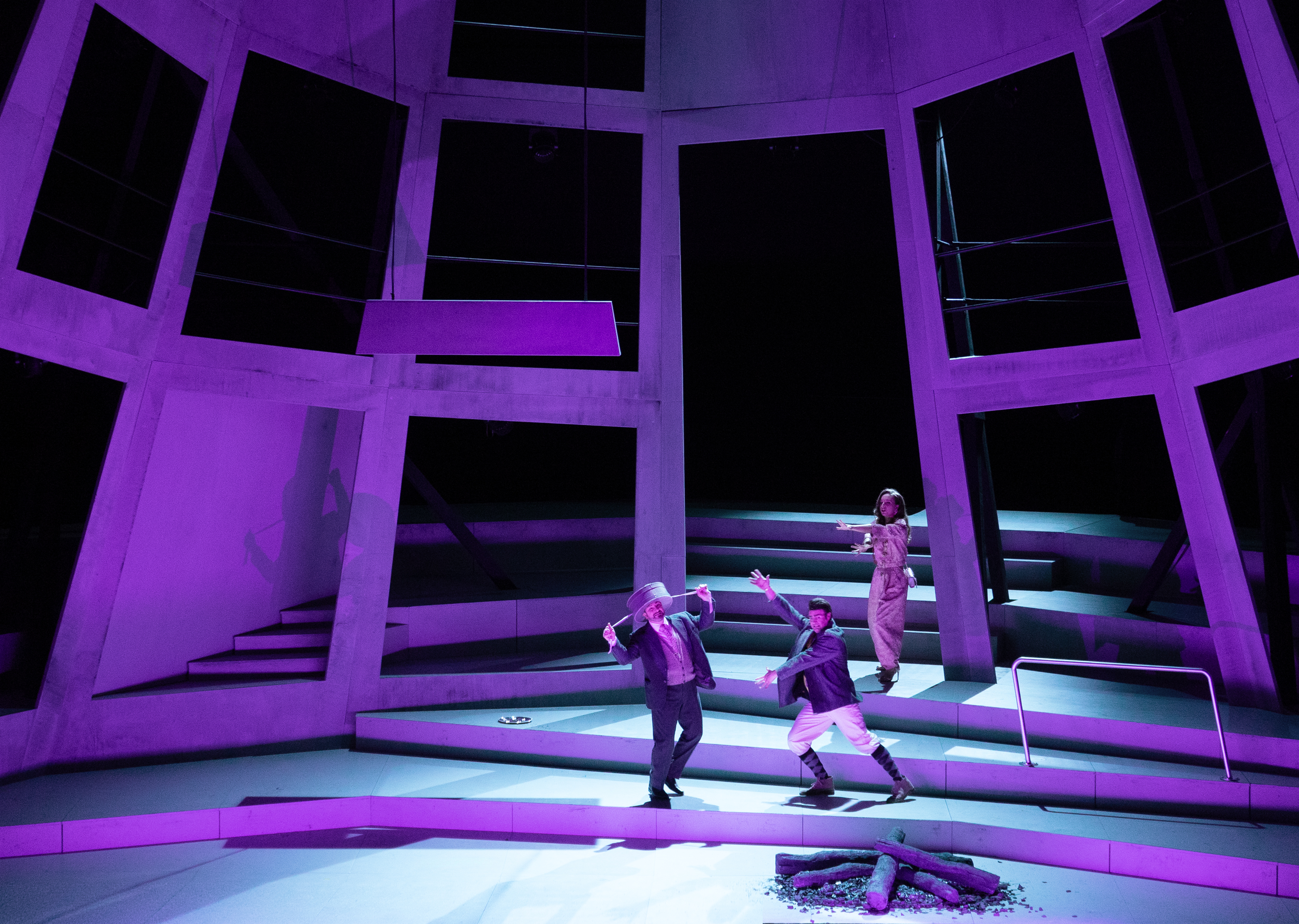 Klaus Grünberg, set and light design for La Juive (Halévy), Oper Frankfurt, 2024