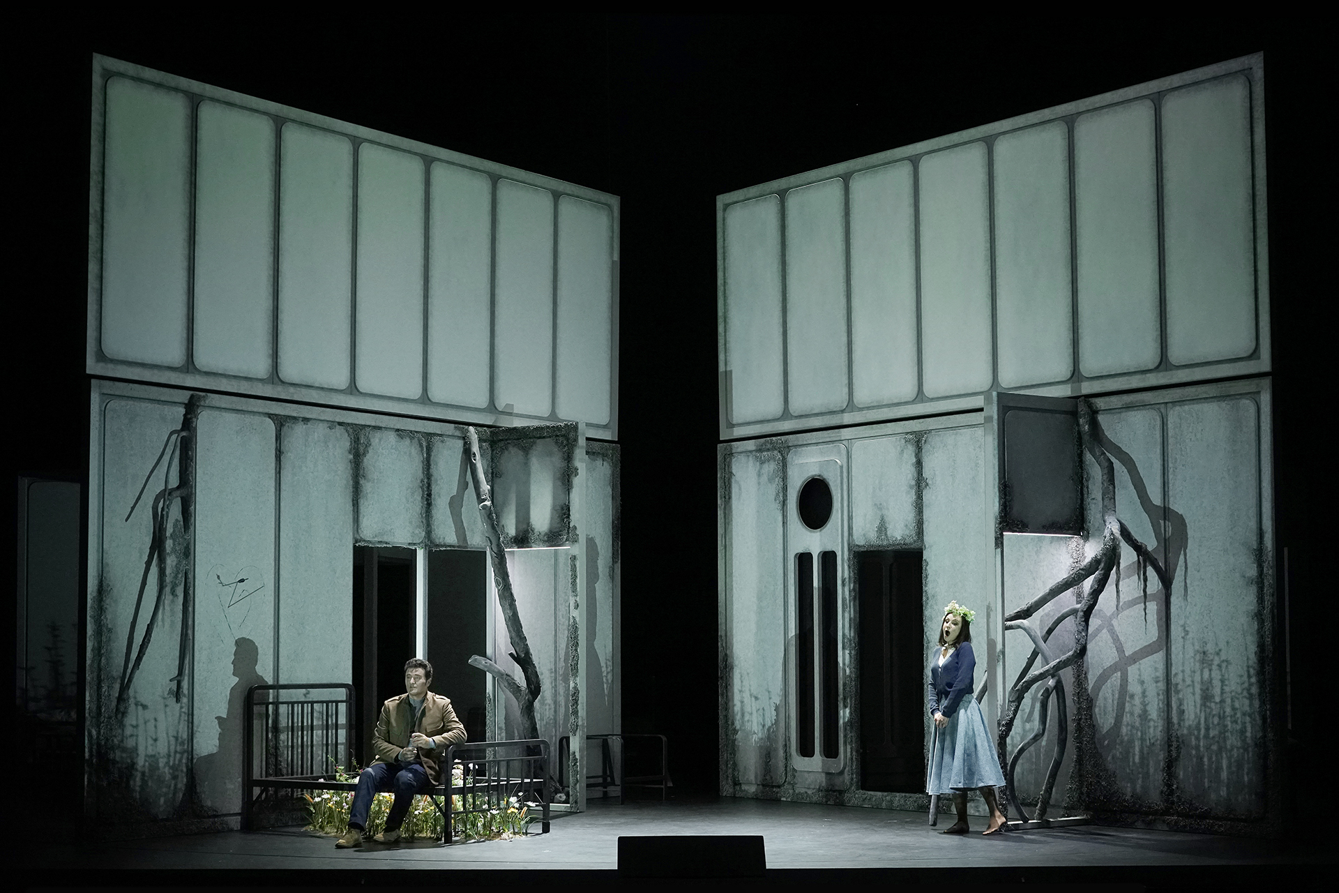 Lucia di Lammermoor (Gaetano Donizetti), set and light design: Klaus Grünberg, Opernhaus Zürich, 2017
