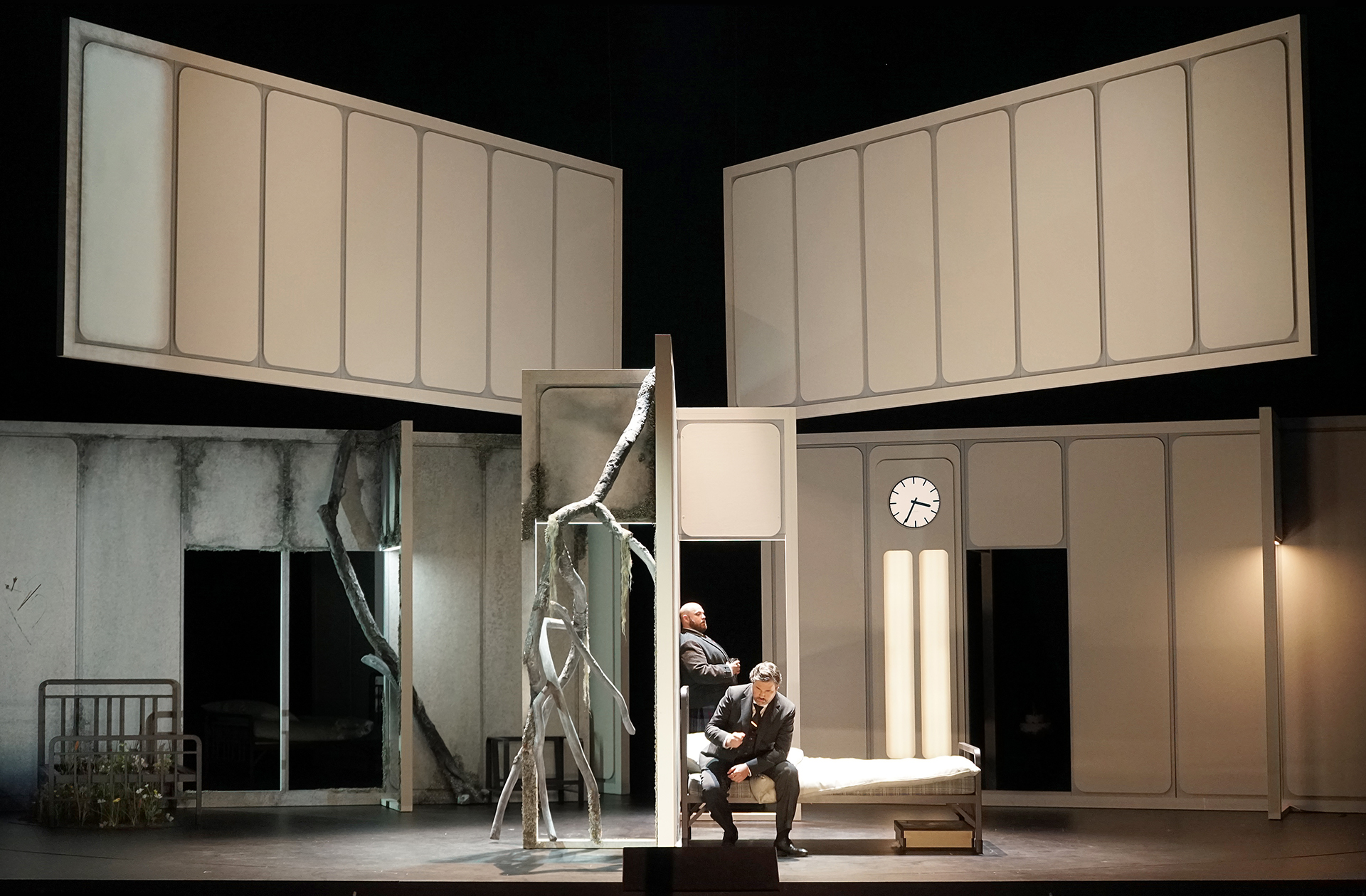 Lucia di Lammermoor (Gaetano Donizetti), set and light design: Klaus Grünberg, Opernhaus Zürich, 2017