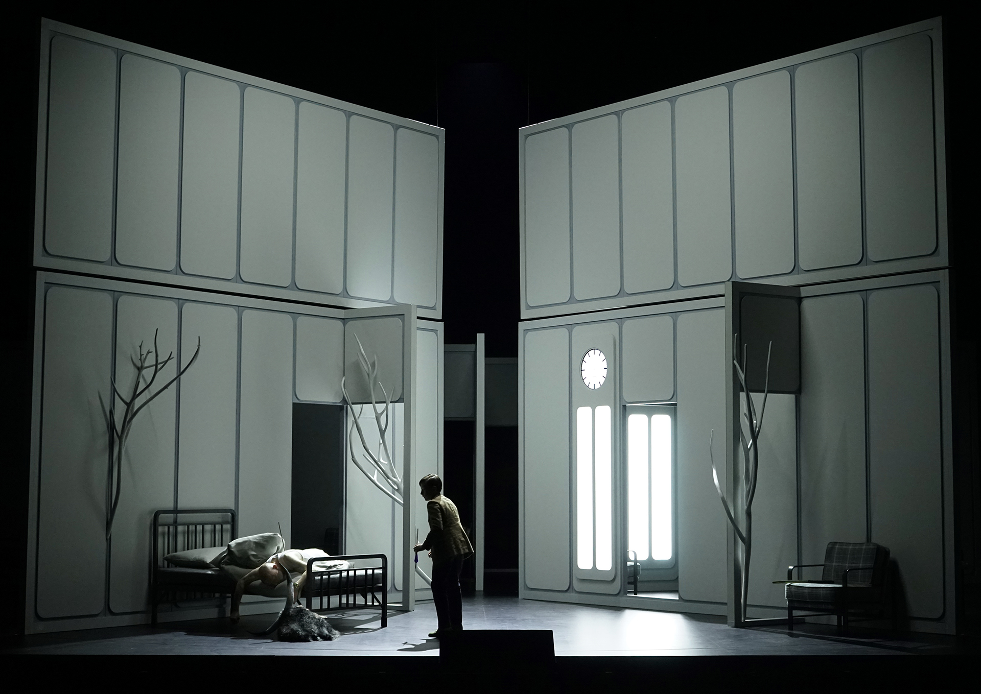 Lucia di Lammermoor (Gaetano Donizetti), set and light design: Klaus Grünberg, Opernhaus Zürich, 2017