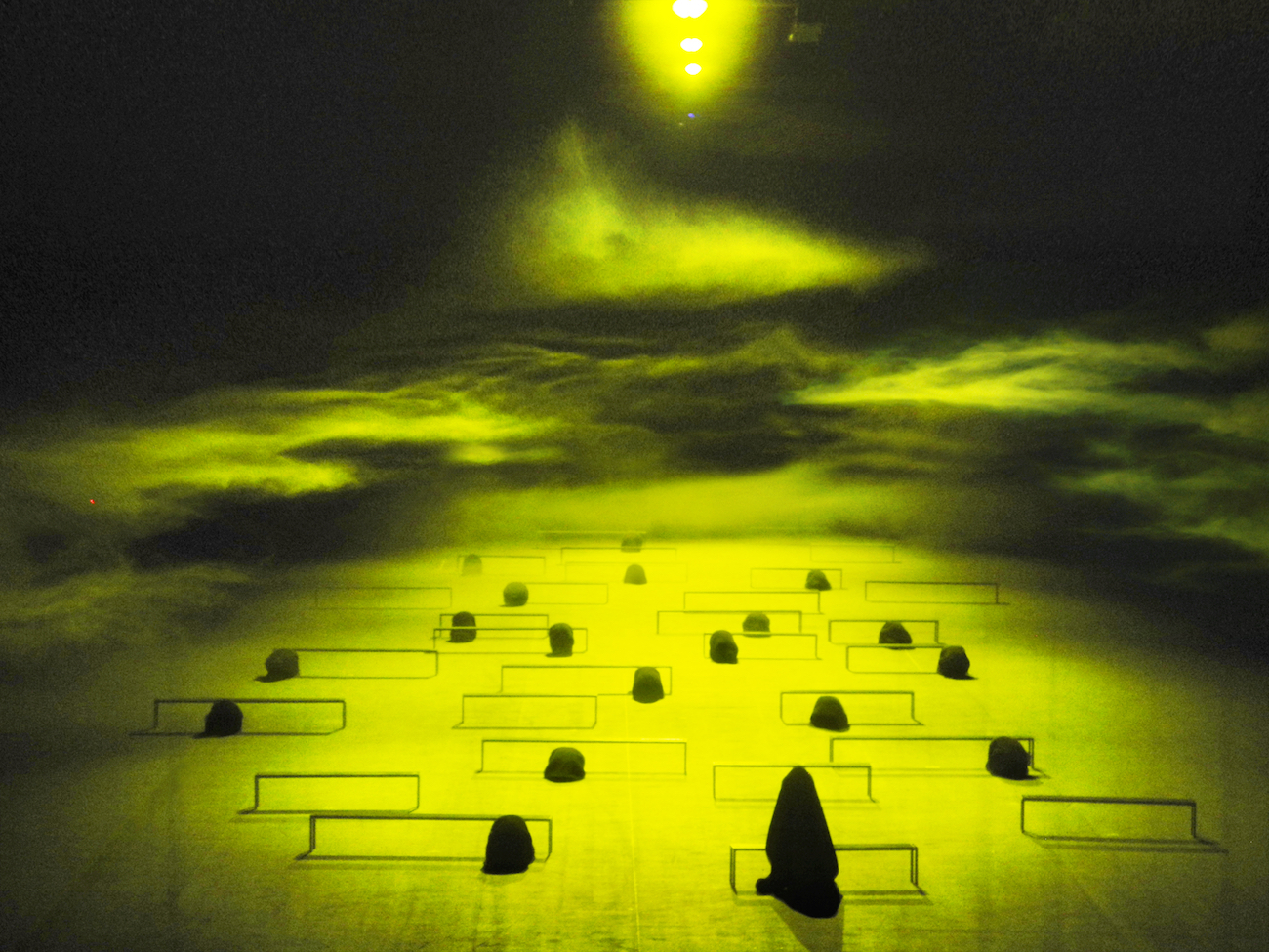 De Materie (Louis Andriessen), Regie: Heiner Goebbels, Bühnenbild und Licht: Klaus Grünberg, Kostüme: Florence von Gerkan, Ruhrtriennale 2014