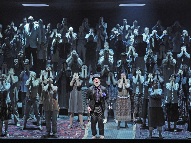 Moses und Aron (A. Schönberg), Regie: Barrie Kosky, Bühnenbild, Licht: Klaus Grünberg, Kostüme: Klaus Bruns, Komische Oper Berlin, 2015