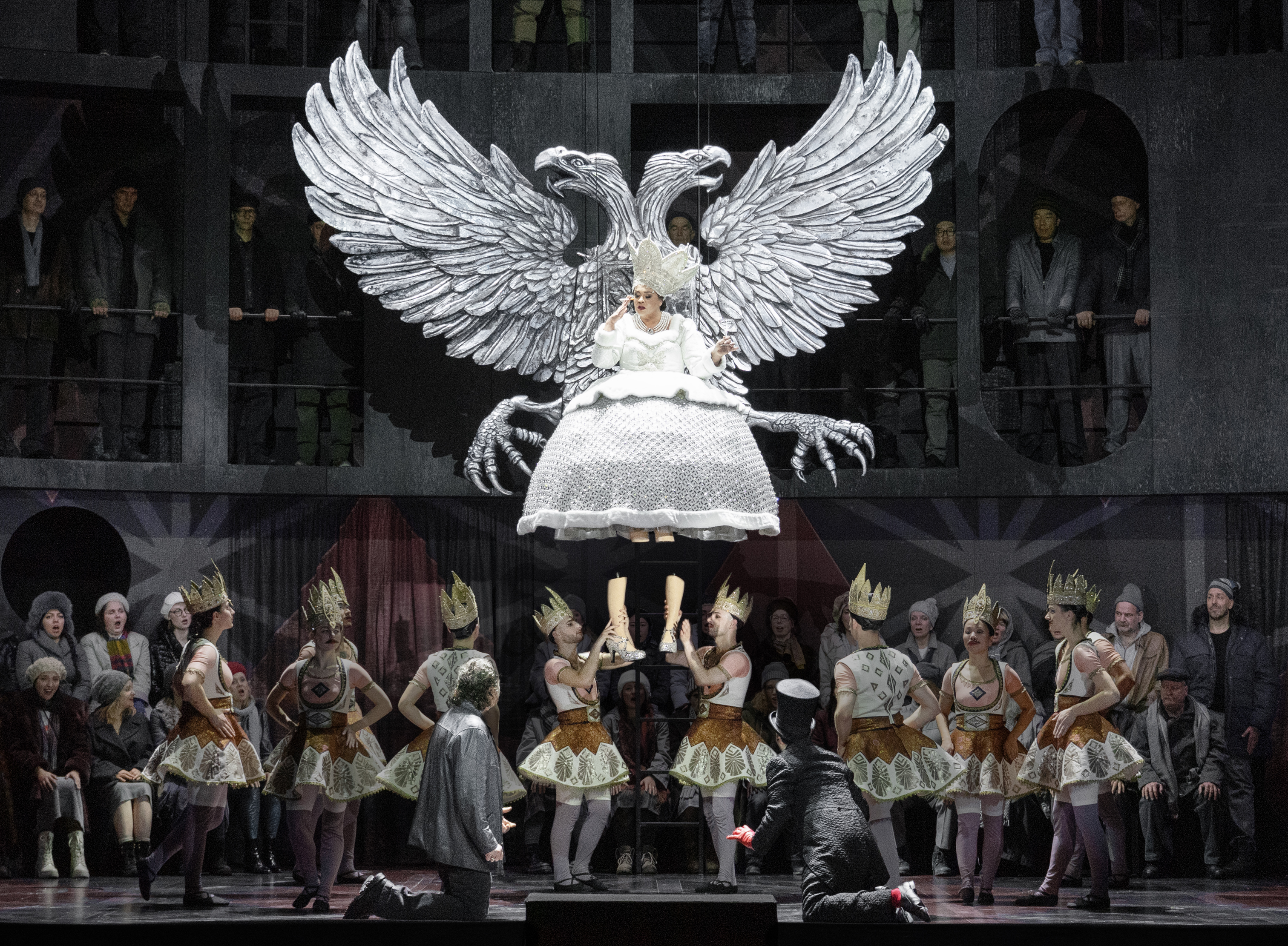 Klaus Grünberg, set and light design for Die Nacht vor Weihnachten (Rimski-Korsakow), Bayerische Staatsoper, 2025