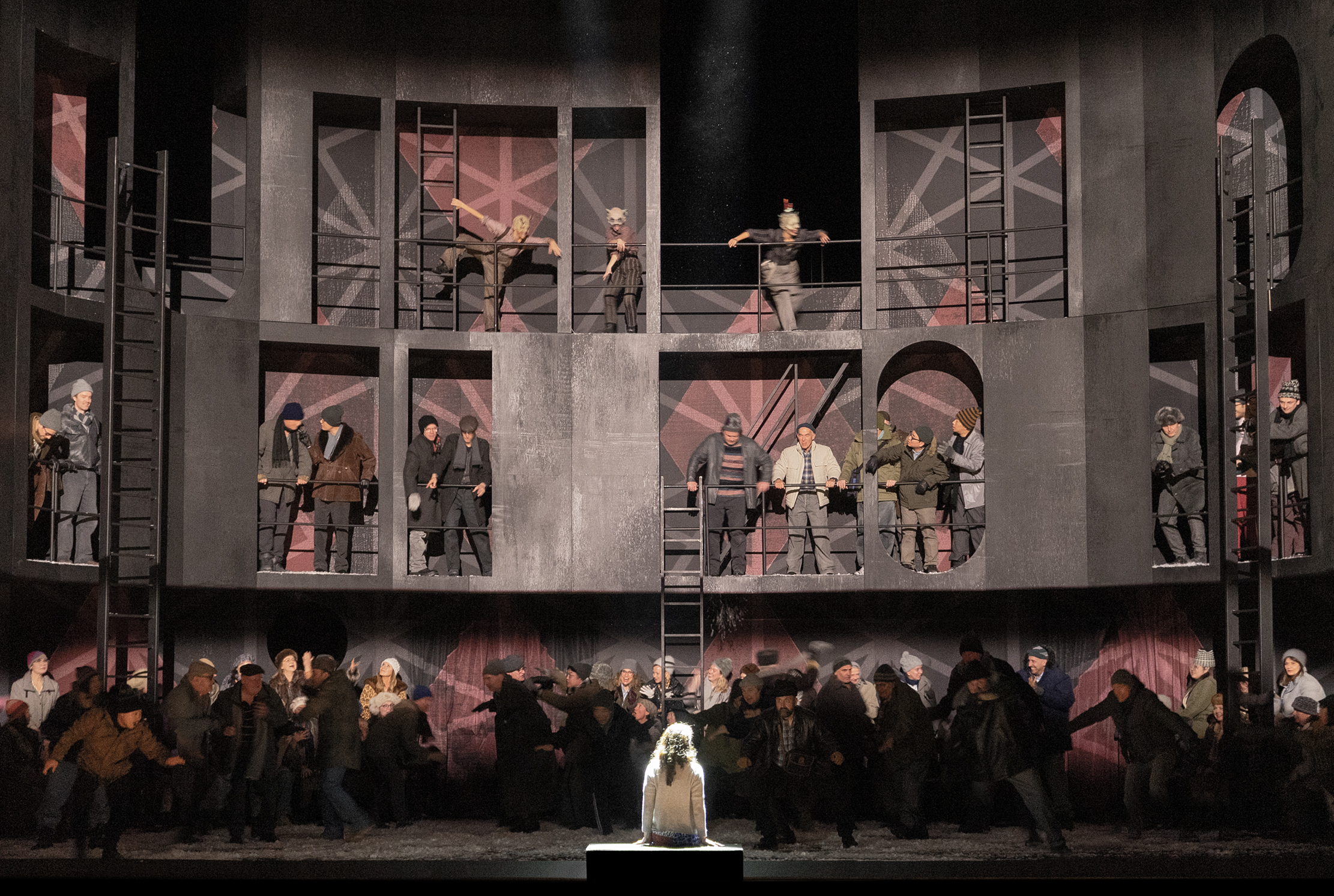 Klaus Grünberg, set and light design for Die Nacht vor Weihnachten (Rimski-Korsakow), Bayerische Staatsoper, 2025