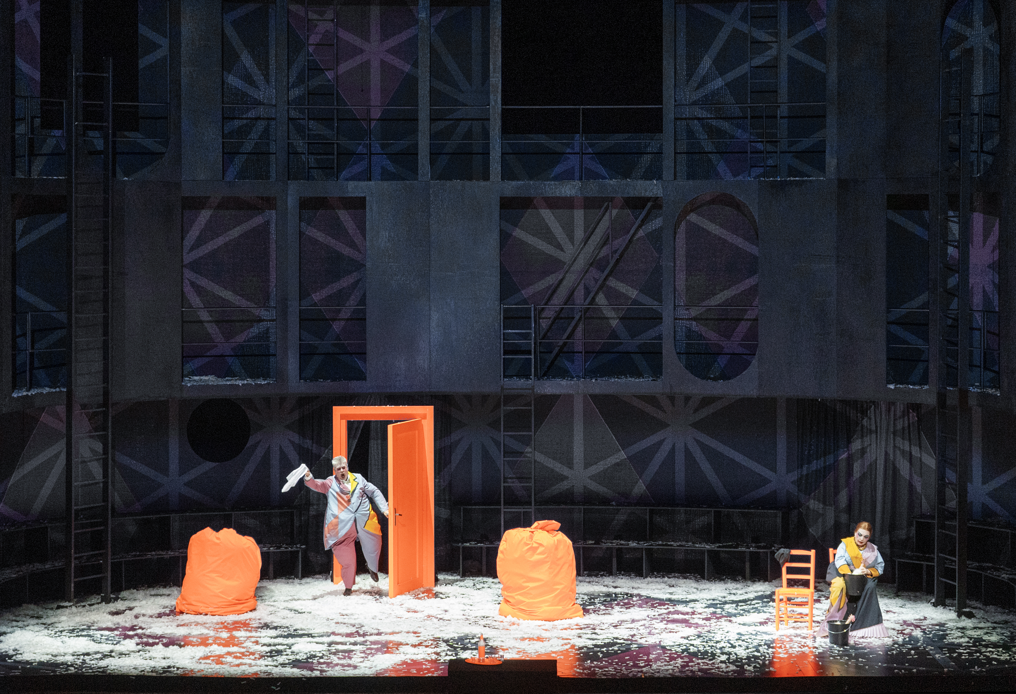 Klaus Grünberg, set and light design for Die Nacht vor Weihnachten (Rimski-Korsakow), Bayerische Staatsoper, 2025