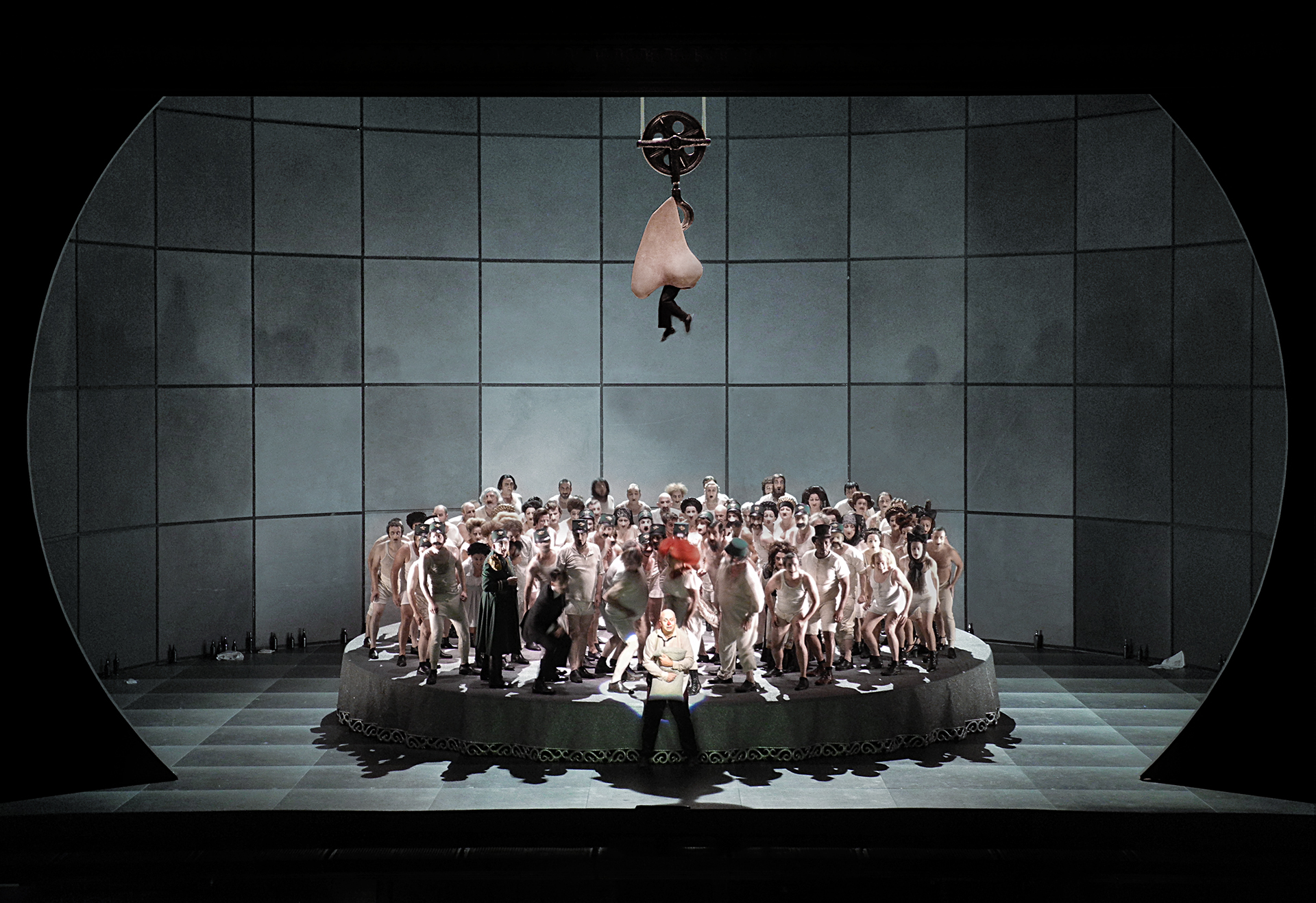 set and light design by Klaus Grünberg for THE NOSE (Dimitrij Schostakovitch), Royal Opera House London, 2016