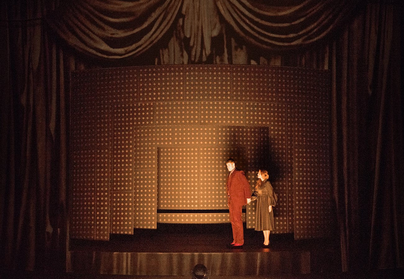 Klaus Grünberg / Anne Kuhn: Pelléas et Mélisande (Claude Debussy), Regie: Barrie Kosky, Bühnenbild und Licht: Klaus Grünberg, Co-Bühnenbild: Anne Kuhn, Kostüme: Dinah Ehm, Komische Oper Berlin, 2017