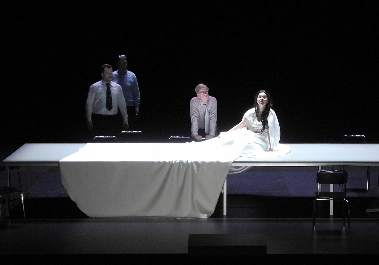 Rigoletto (Giusepppe Verdi), Regie: Tatjana Gürbaca, Bühnenbild und Licht: Klaus Grünberg, Kostüme: Silke Willrett, Opernhaus Zürich, 2013