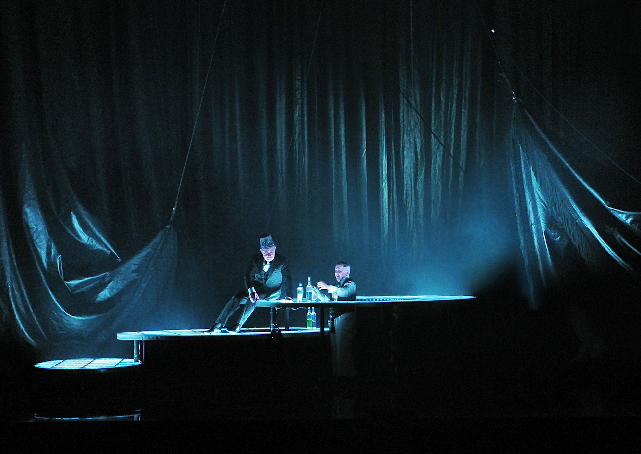 Ball im Savoy (Paul Abraham), Regie: Barrie Kosky, Bühnenbild, Licht, Video: Klaus Grünberg, Kostüme: Esther Bialas, Choreografie: Otto Pichler, Komische Oper Berlin, 2013