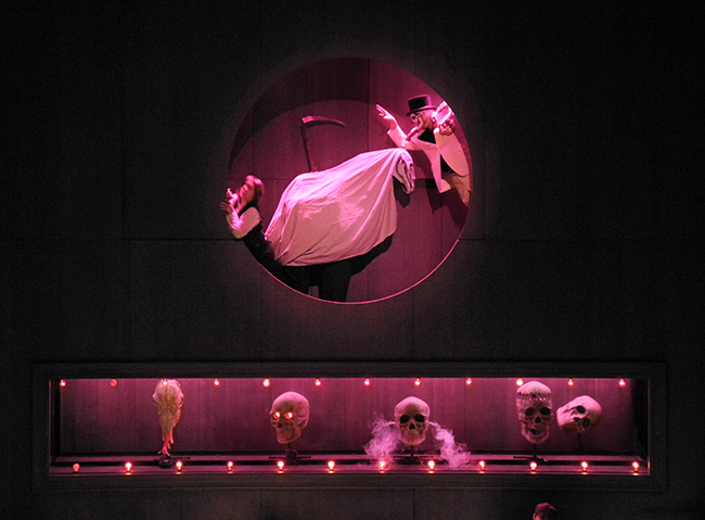 Klaus Grünberg, set and light design for Simplicius Simplicissimus (Hartmann), Theater Bremen, 2017